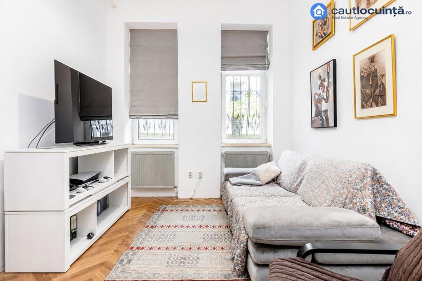 Apartament cu 6 camere, mobilat în P-ța Victoriei