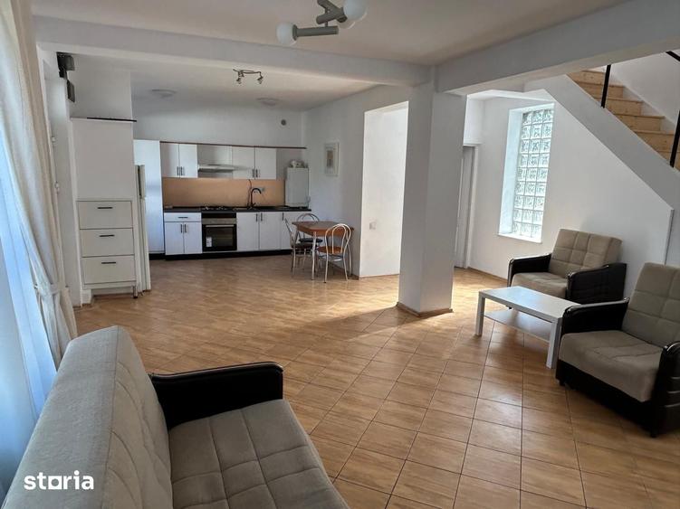 Casă cu 4 camere cu Teren 220 Mp în Calea București