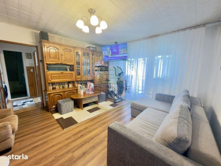 Apartament cu 2 camere semidecomandat în Craiovița Nouă