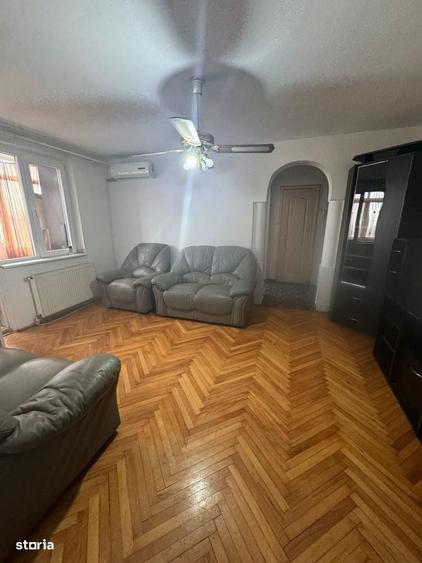 Apartament cu 3 camere în Botizului