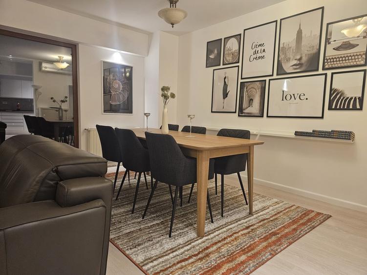 Apartament cu 4 camere, mobilat în Decebal