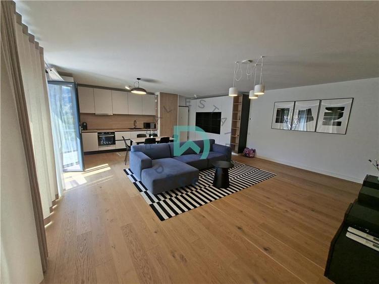 Apartament cu 3 camere decomandat în Drumul Poienii