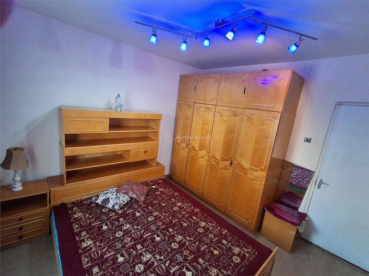 Apartament cu 2 camere decomandat în Cuptoare (Reșița)