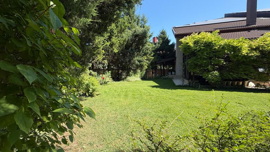 Casă individuală cu 6 camere cu Garaj în Pipera