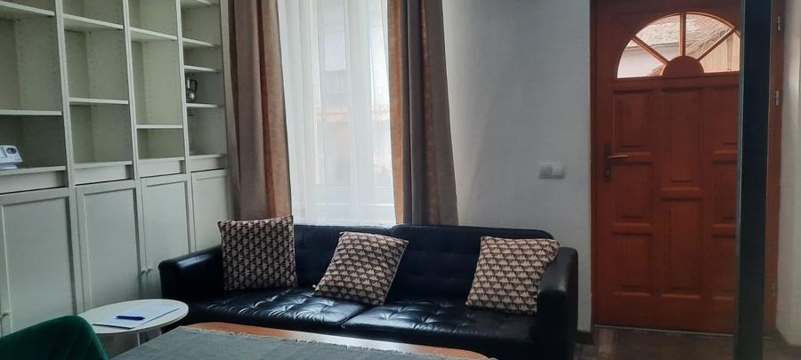 Apartament cu 3 camere decomandat în 15 Noiembrie
