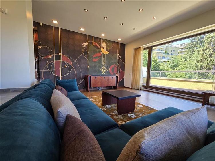 Apartament cu 3 camere decomandat, mobilat în Drumul Poienii