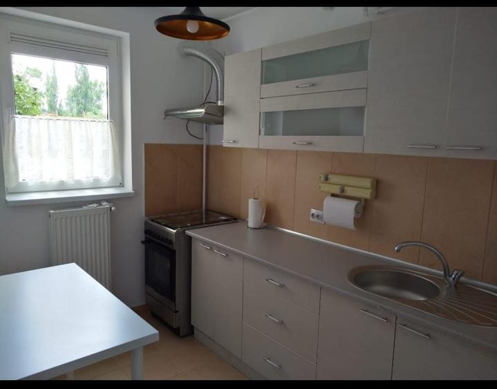 Apartament cu 2 camere semidecomandat, mobilat în Central