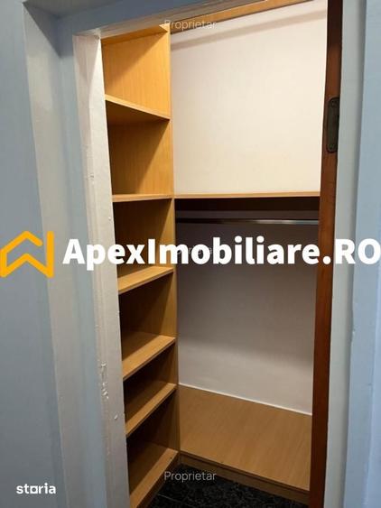 Apartament cu 3 camere decomandat în Tei