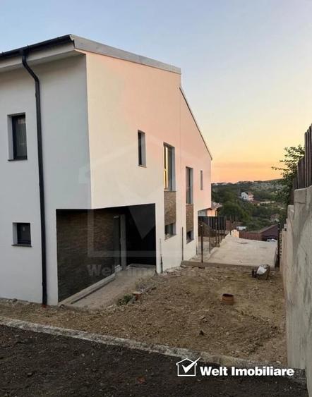 Casă cu Teren 350 Mp în Dezmir