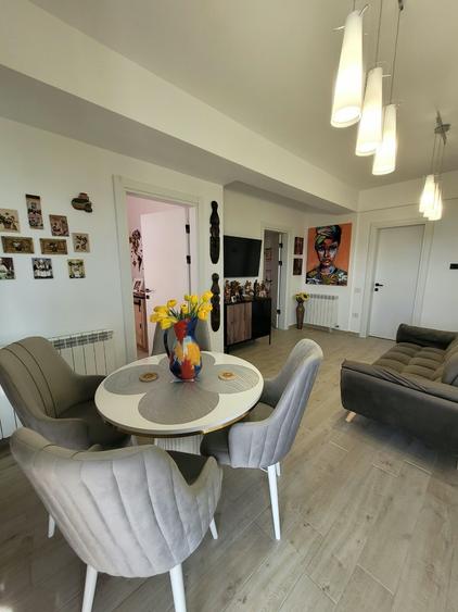 Apartament cu 3 camere semidecomandat în Central