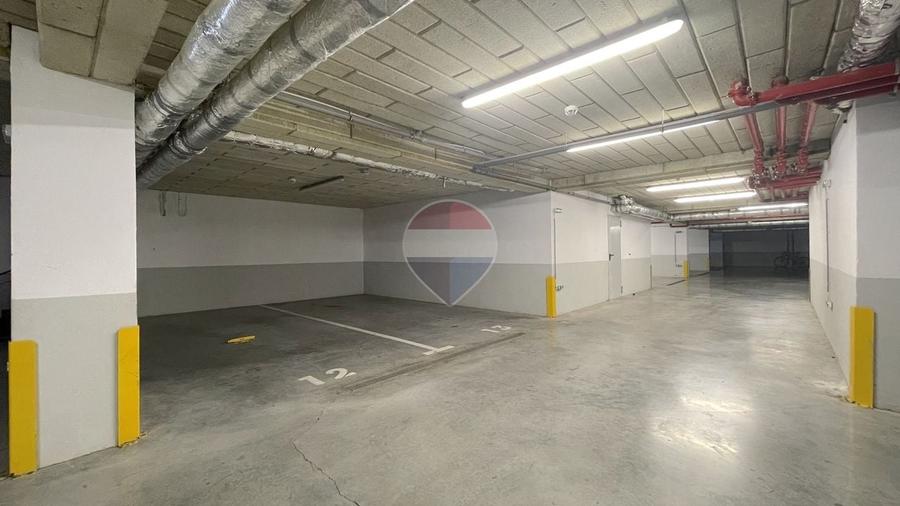Apartament cu 3 camere decomandat, mobilat în Tractorul