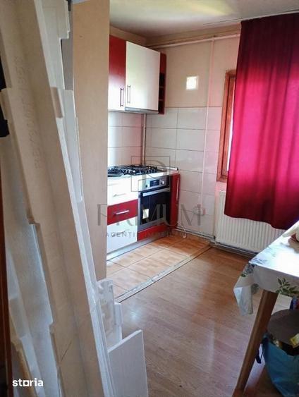 Apartament cu 3 camere decomandat în Bucovina