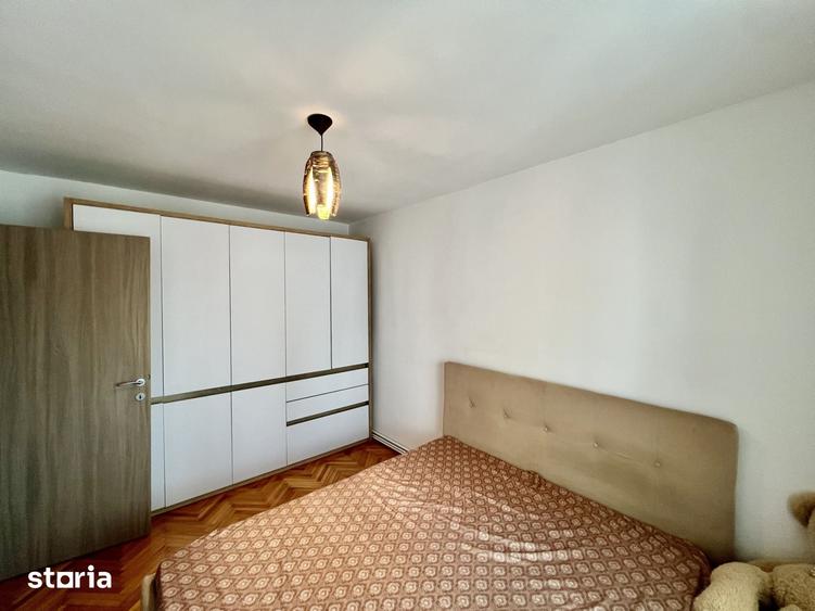Apartament cu 3 camere semidecomandat în Odobescu
