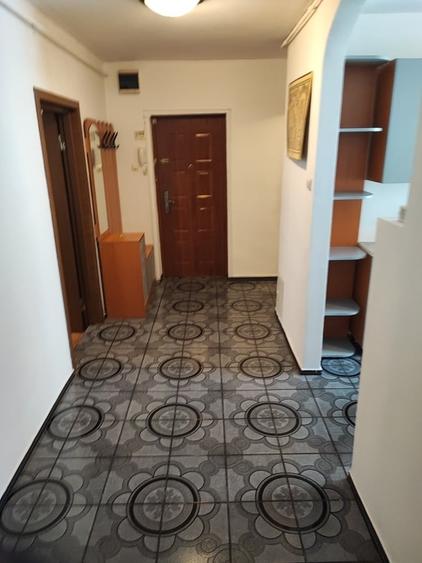 Apartament cu 3 camere decomandat în Iancului