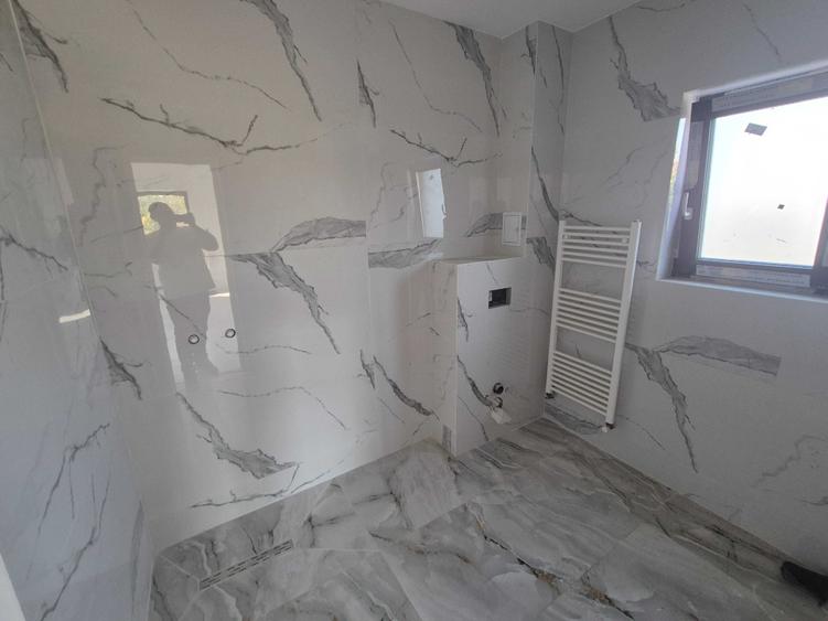 Casă cu 4 camere cu Teren 483 Mp în Central