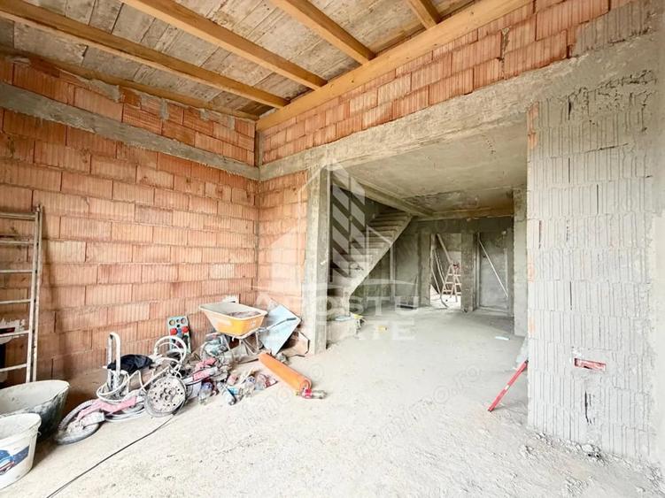 Casă cu 4 camere cu Teren 370 Mp în Giarmata