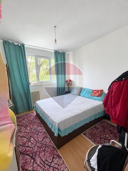 Apartament cu 2 camere semidecomandat în 1 Mai