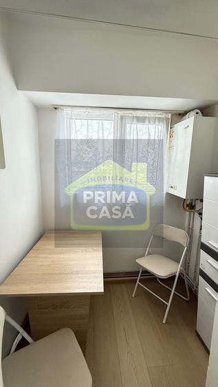 Garsonieră decomandată, mobilată în Hotvon