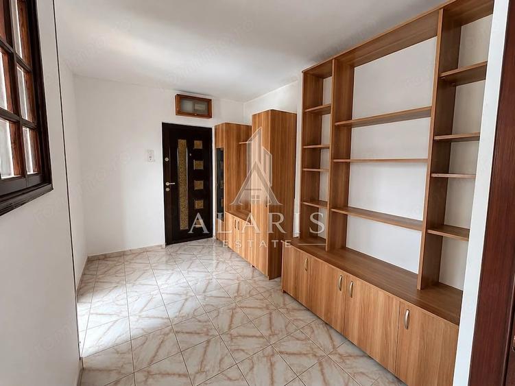 Apartament cu 3 camere semidecomandat în Central