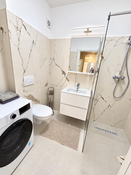 Apartament cu 3 camere decomandat, mobilat în Aradului