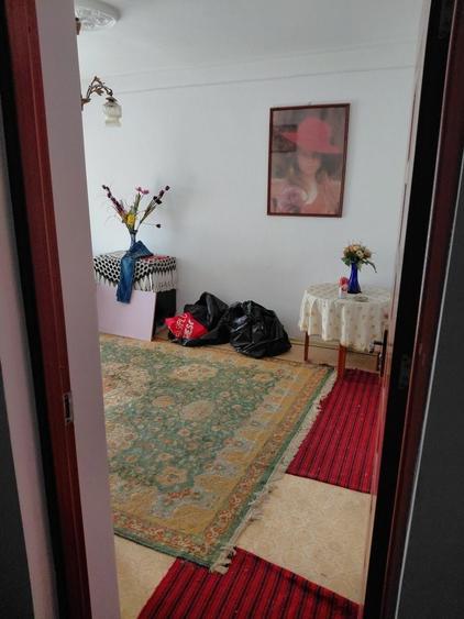 Apartament cu 3 camere decomandat în Alexandru cel Bun