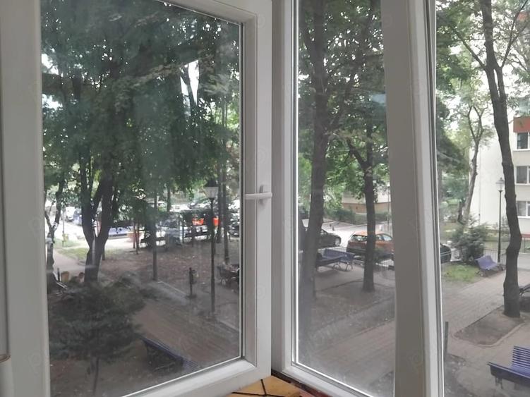 Apartament cu 2 camere semidecomandat în Berceni