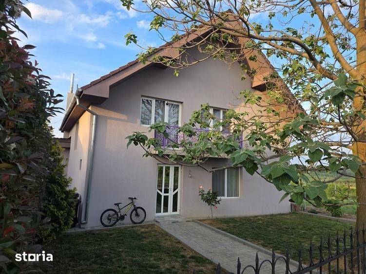 Casă cu 4 camere cu Teren 200 Mp în Oncea