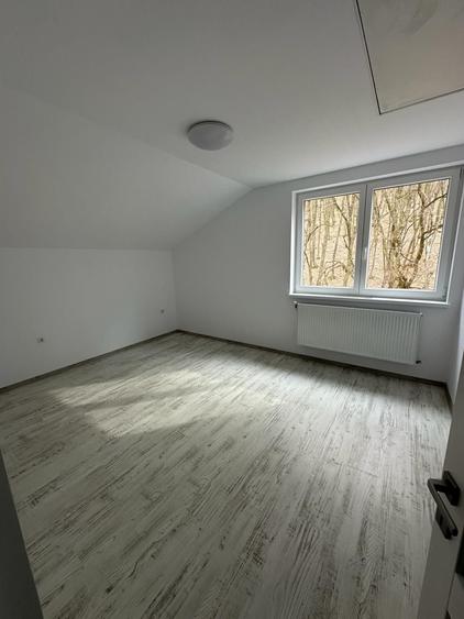 Casă cu 4 camere în Corunca