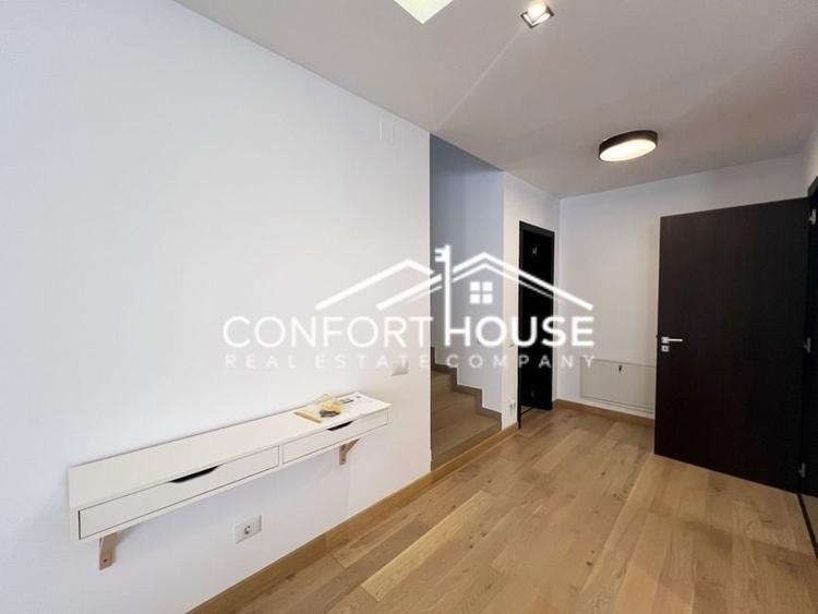 Duplex cu 6 camere cu Canalizare în Iancu Nicolae