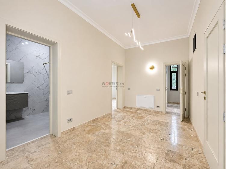 Apartament cu 4 camere decomandat în Ștefan cel Mare