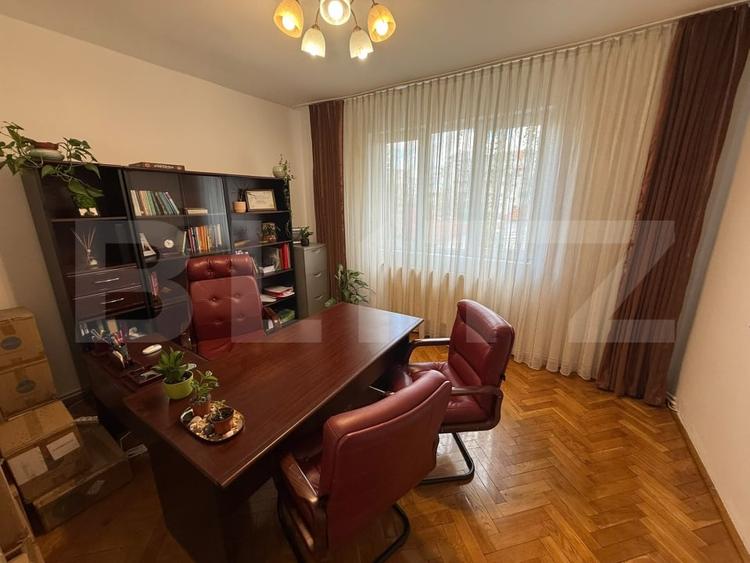 Apartament cu 4 camere decomandat, mobilat în Central