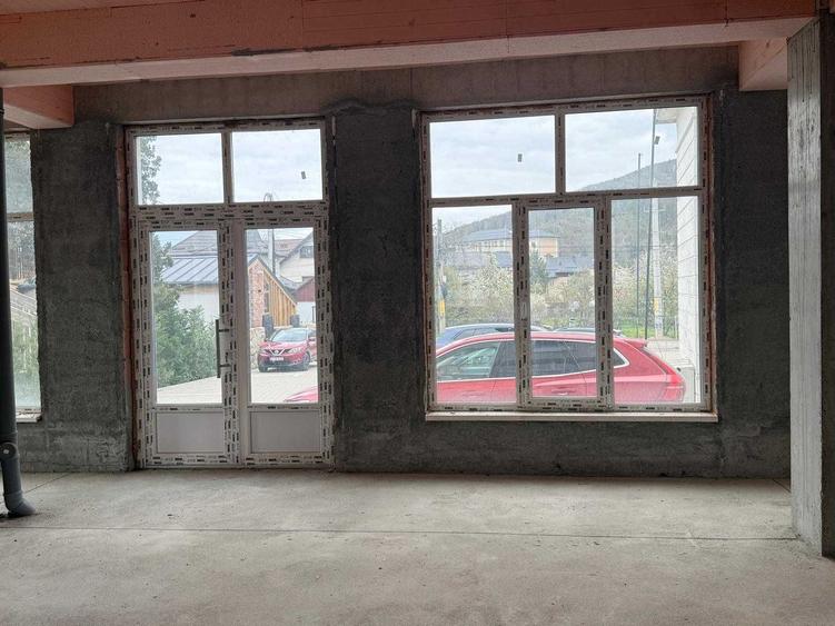 Spațiu comercial, de 385 mp, în Exterior Vest