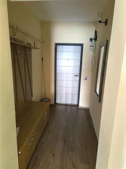 Apartament cu 3 camere decomandat, mobilat în Traian
