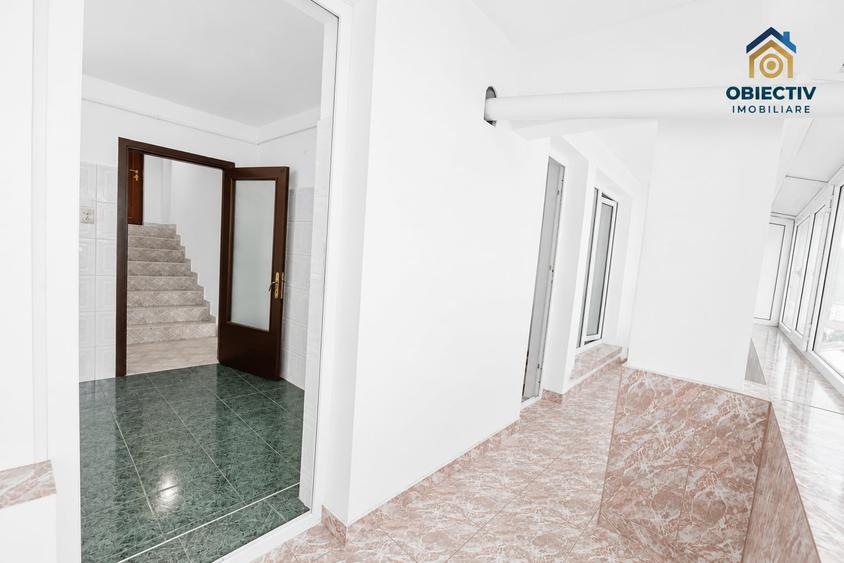 Apartament cu 4 camere decomandat în Central