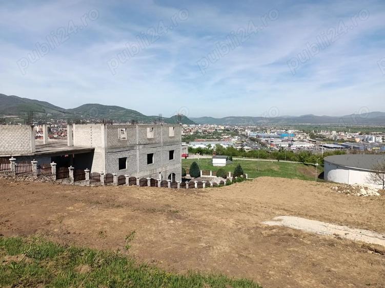 Teren de 1150 mp, în 700