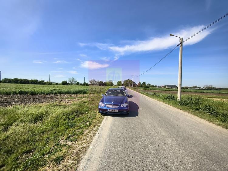 Teren în 1 Decembrie