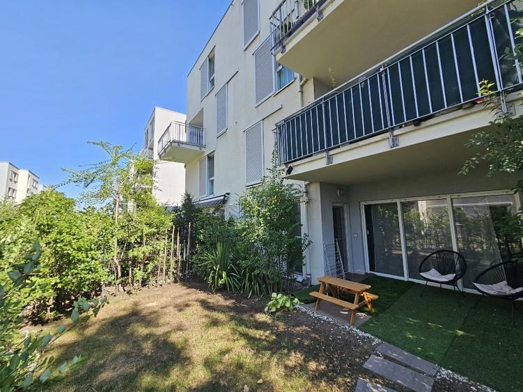 Apartament cu 3 camere decomandat, mobilat în Central