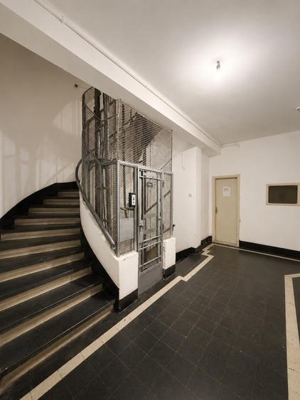 Apartament cu 2 camere decomandat în Calea Victoriei