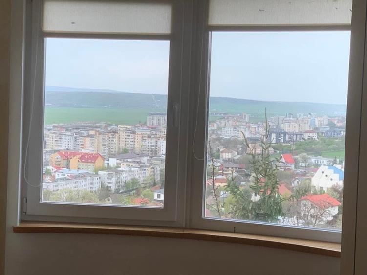 Casă individuală cu 5 camere cu Garaj în Copou