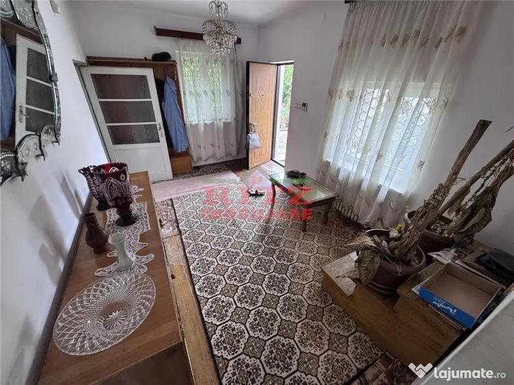 Casă cu 7 camere cu Teren 938 Mp în Orașul de Jos