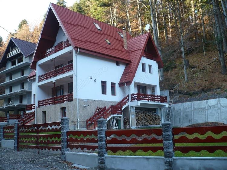Casă cu 6 camere în Clăbucet