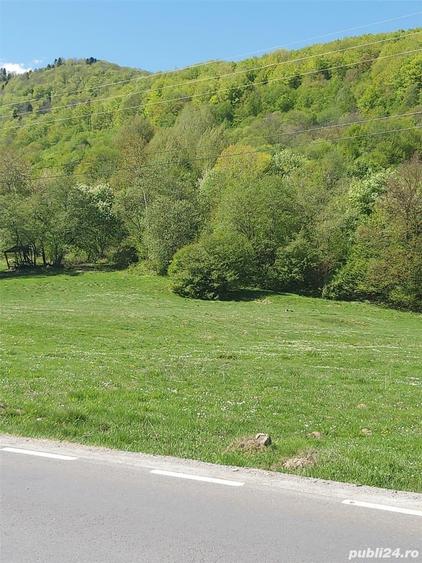 Teren de 8500 mp, în Părău