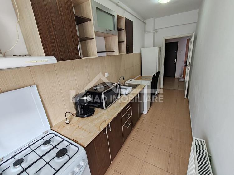 Garsonieră decomandată, mobilată în Mărăști