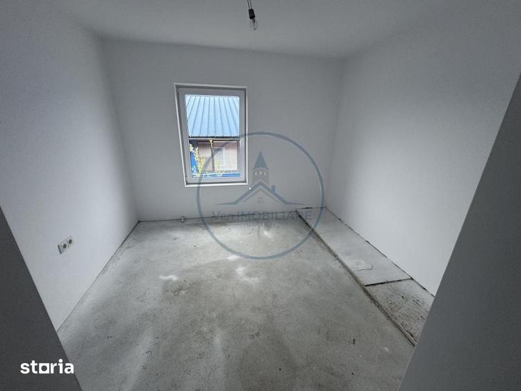 Casă cu 5 camere cu Teren 1500 Mp în Industrială