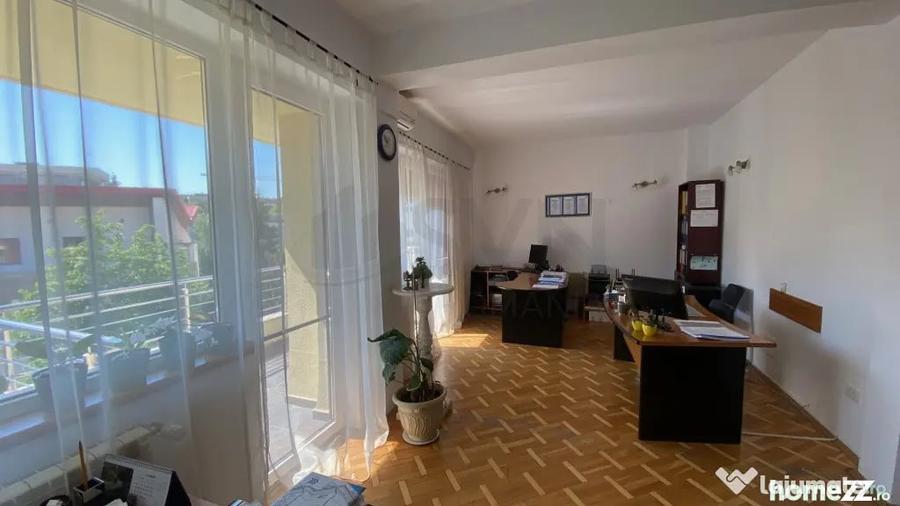 Casă cu 7 camere cu Teren 250 Mp în Nordului