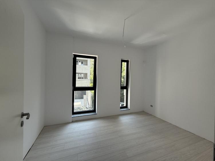 Apartament cu 4 camere decomandat în Nerva Traian