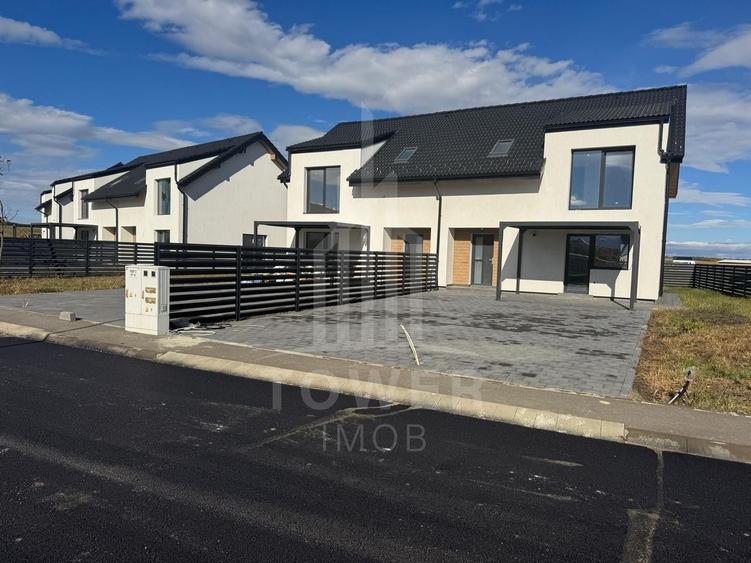 Duplex cu 4 camere cu Canalizare în Șura Mică
