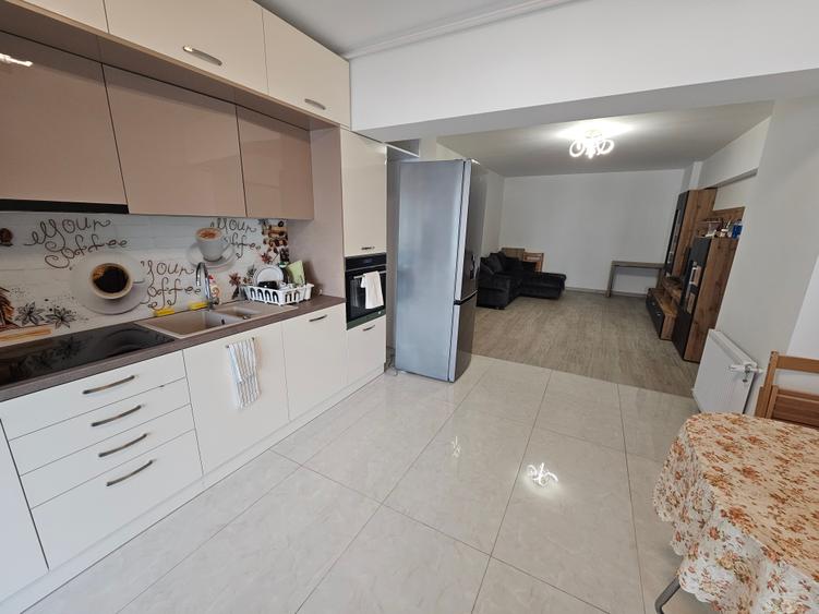 Apartament cu 2 camere decomandat, mobilat în Vitan Mall