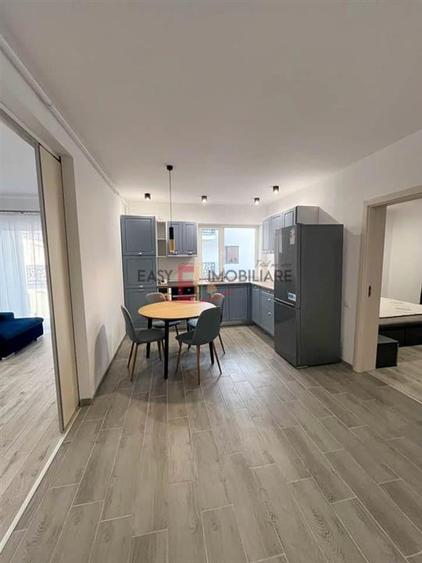 Apartament cu 2 camere decomandat în 22 Decembrie 1989