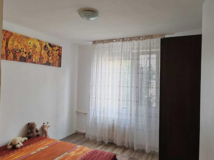Apartament cu 2 camere decomandat în Berceni